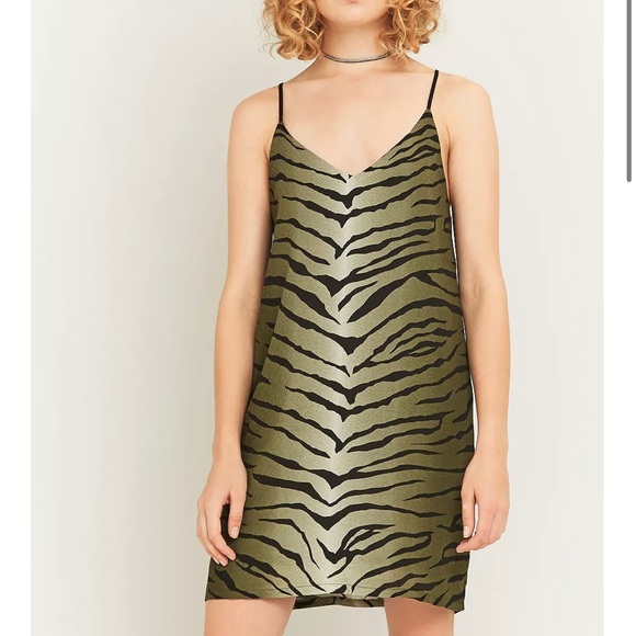 Urban Outfitters green tiger dress. Size S - Picture 1 of 5